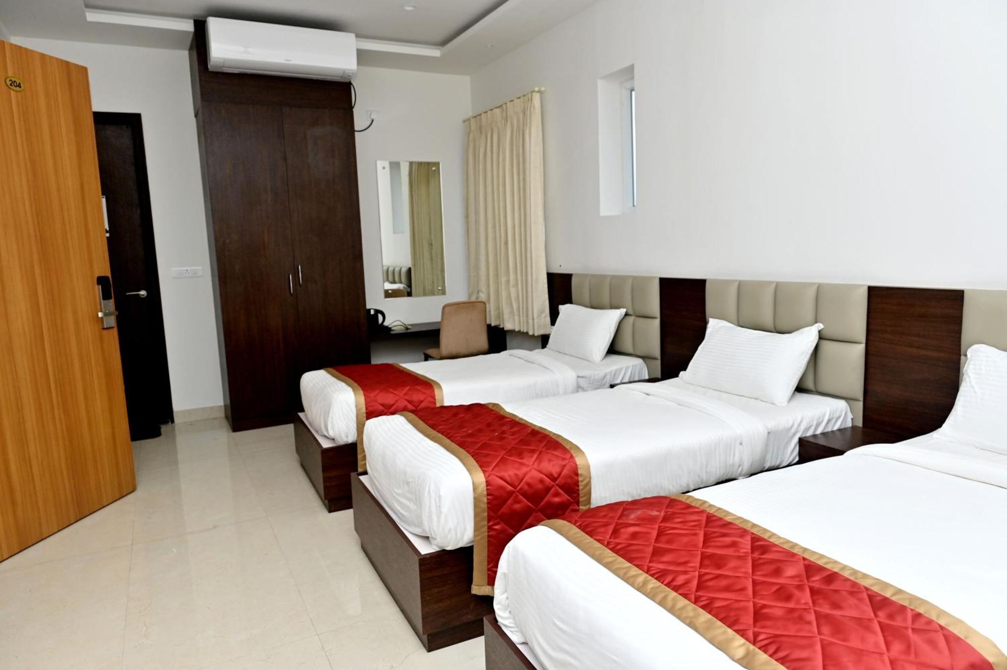 Downtown The Mallika Sapphire Chikmagalur Exterior photo