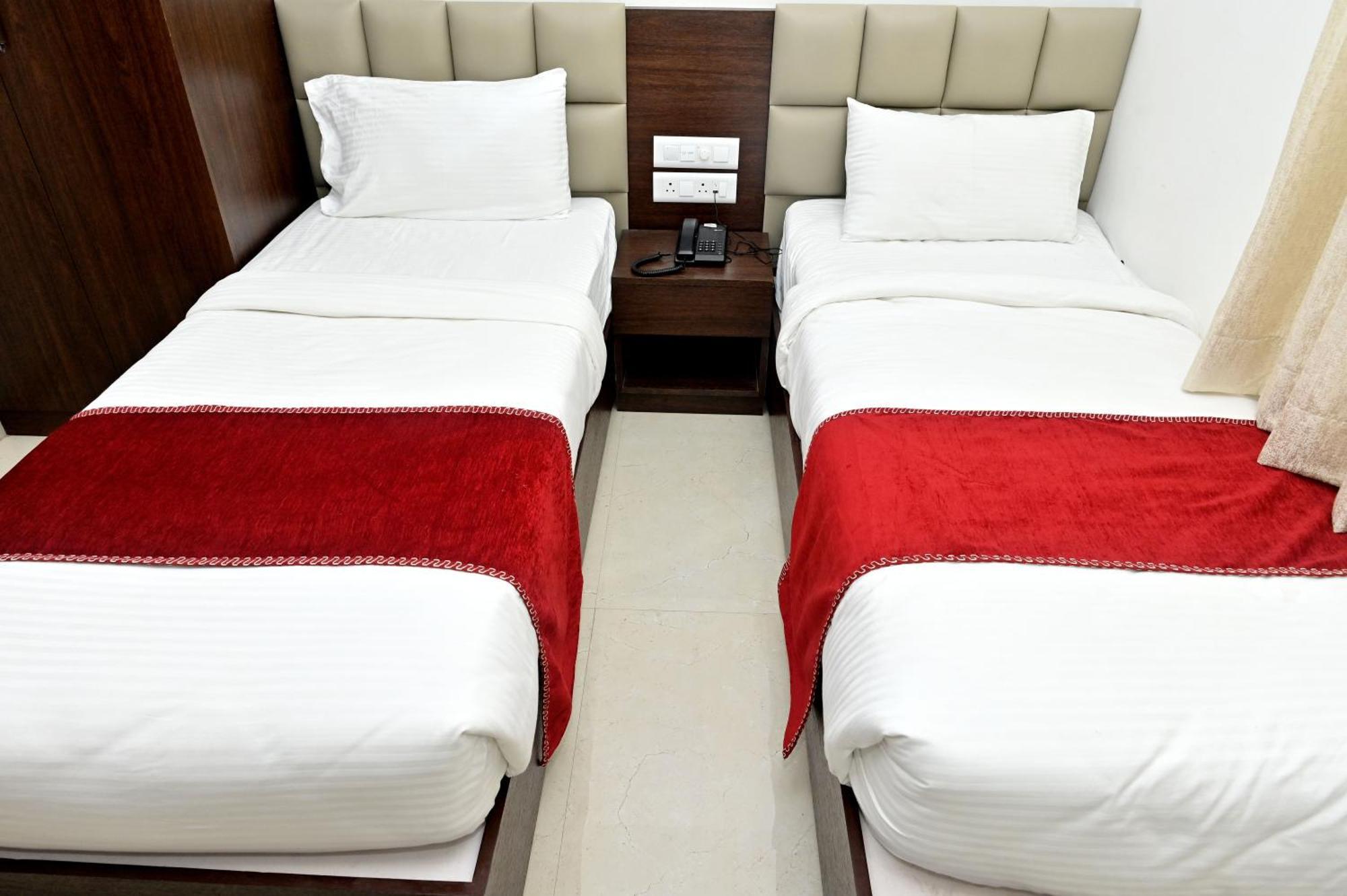 Downtown The Mallika Sapphire Chikmagalur Exterior photo